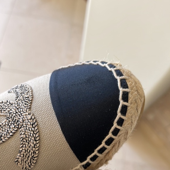 BRAND NEW Size 7 CHANEL Espadrilles in Beige and Black - Picture 11 of 12